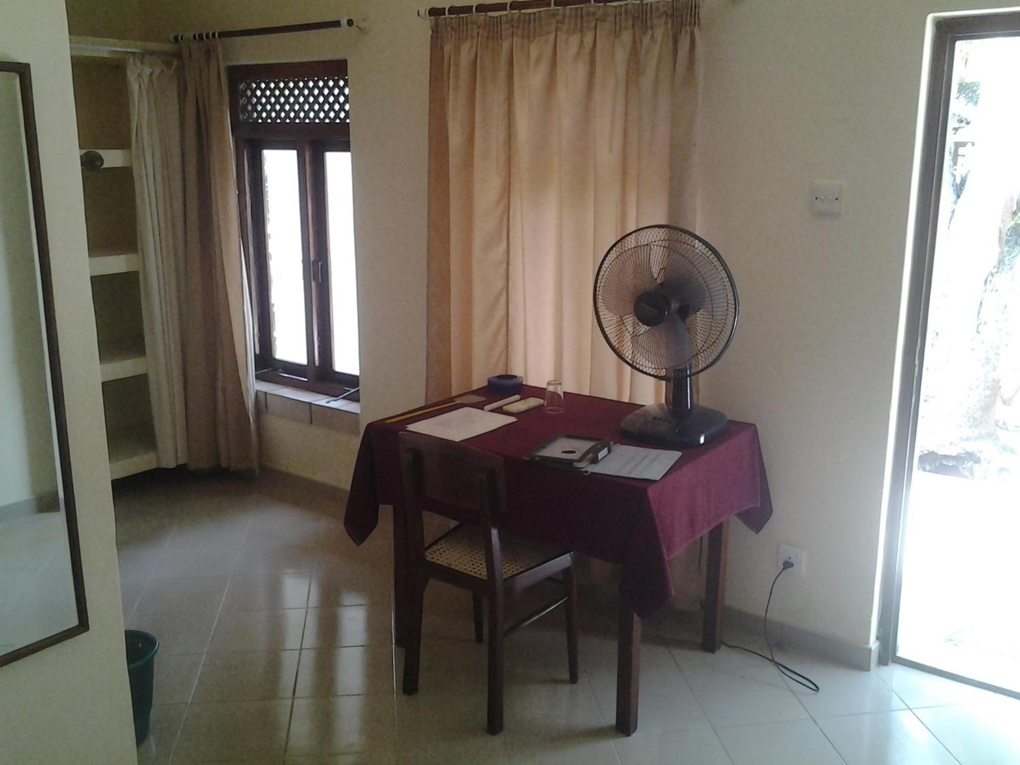 Tandem Guesthouse Hikkaduwa Oda fotoğraf